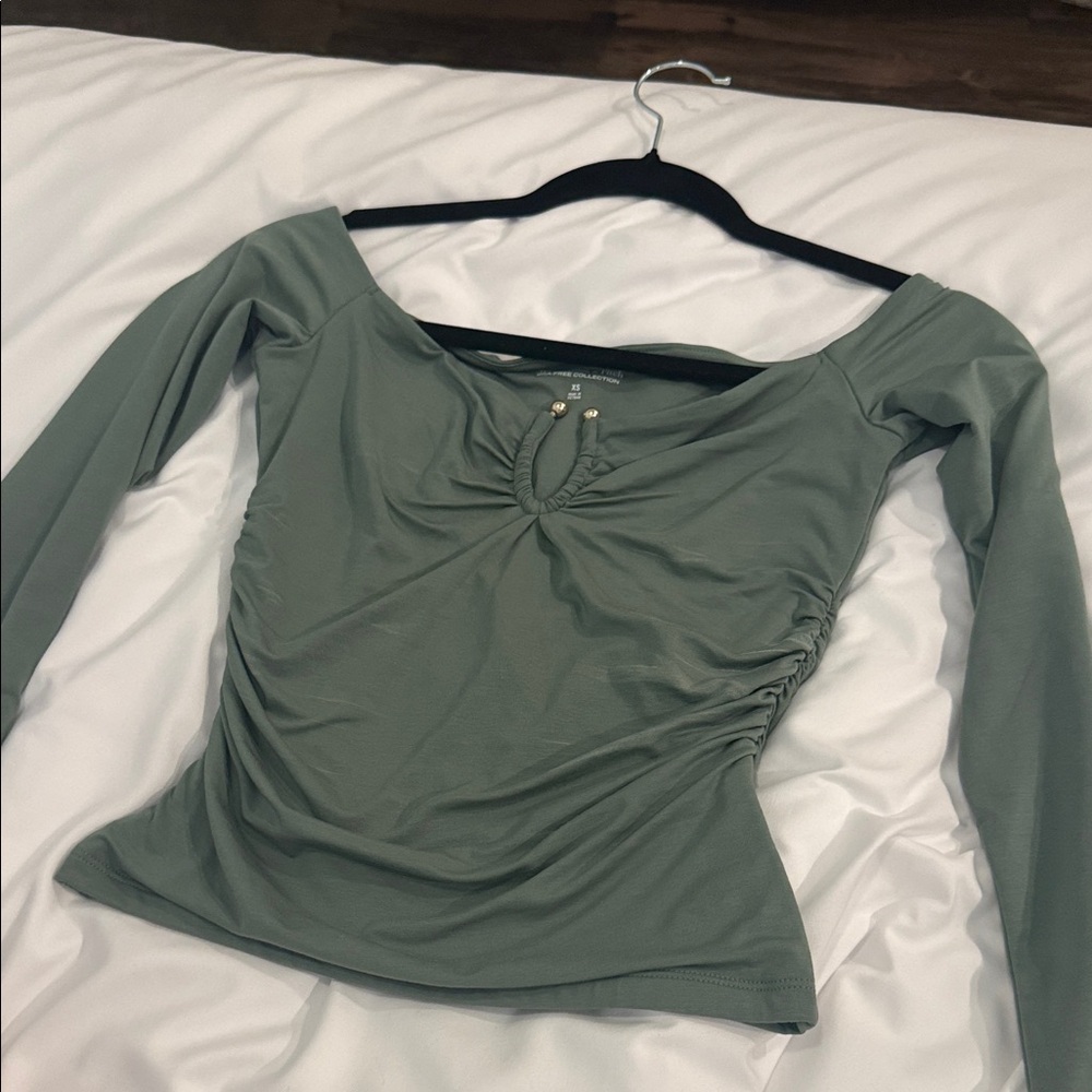 A&f  Green Off-Shoulder Women's Top